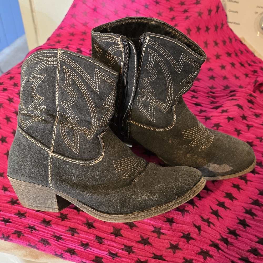 Nature Breeze Black Western Ankle Boots